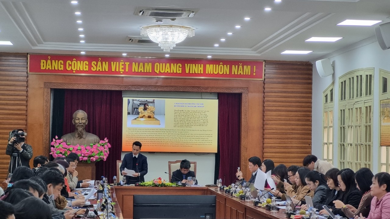 Hoang de chi bao anh 2