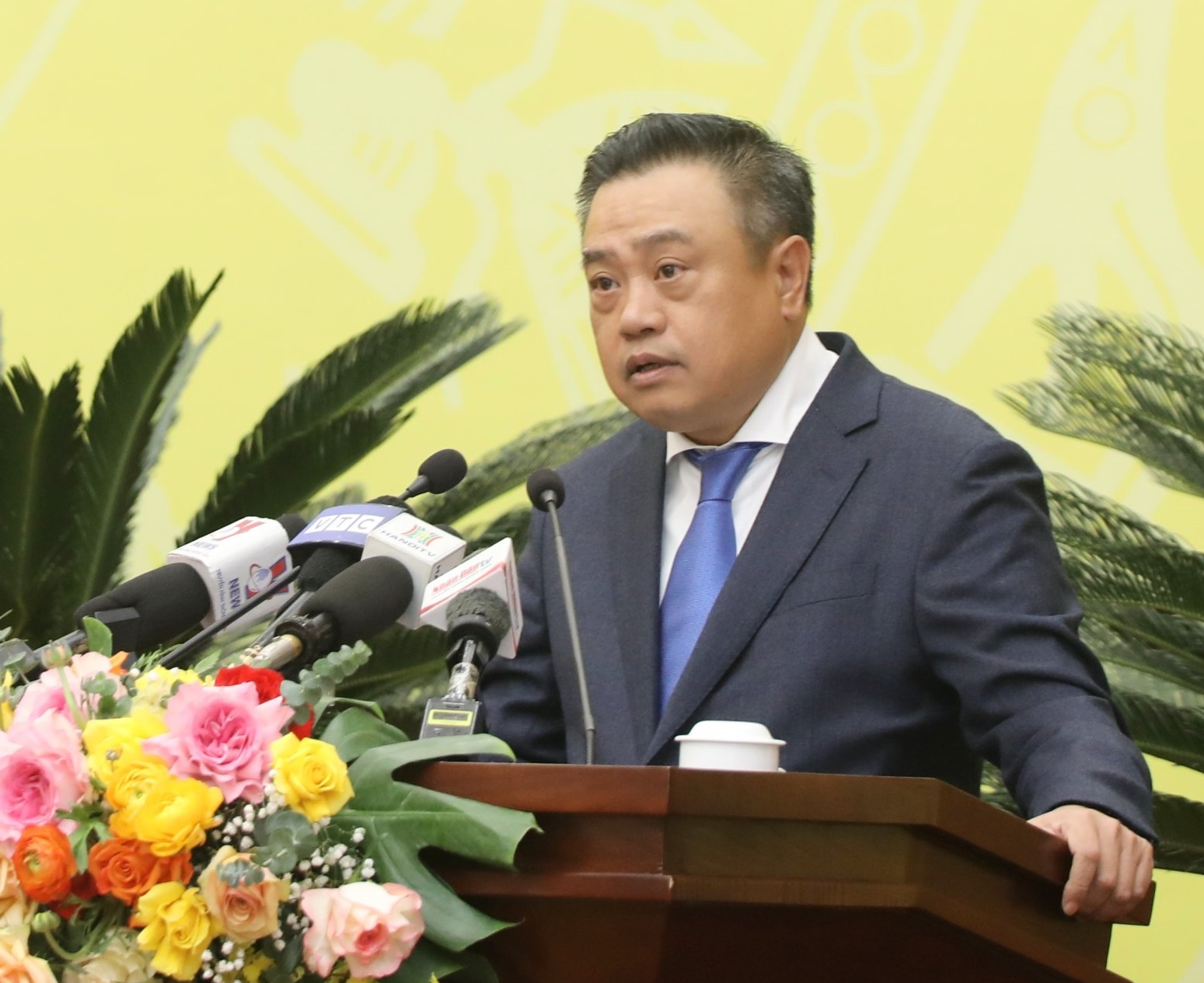 Ong Tran Sy Thanh lan dau tra loi chat van o HDND Ha Noi hinh anh