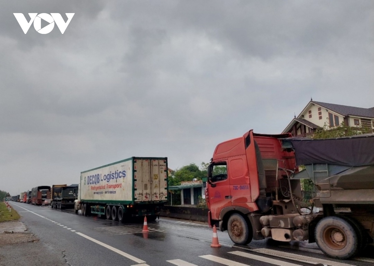 un tac quoc lo 1A anh 2