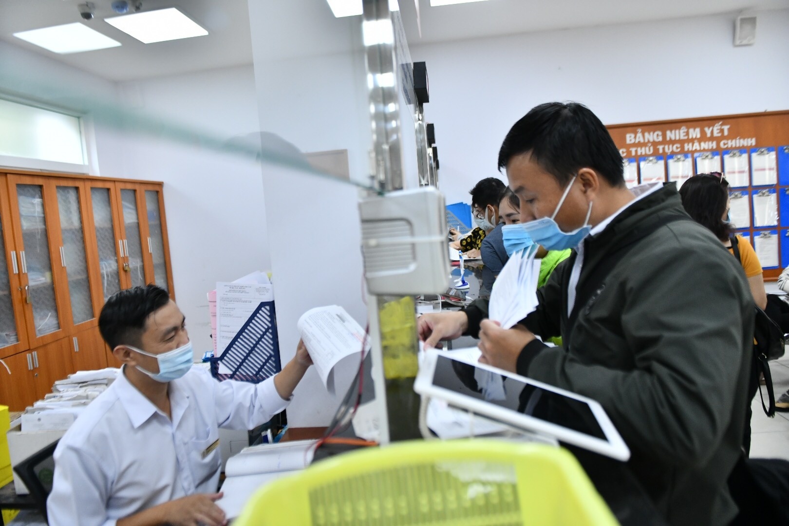 Thu tuong yeu cau khong bat dan trinh thu tuc ho khau, cu tru hinh anh