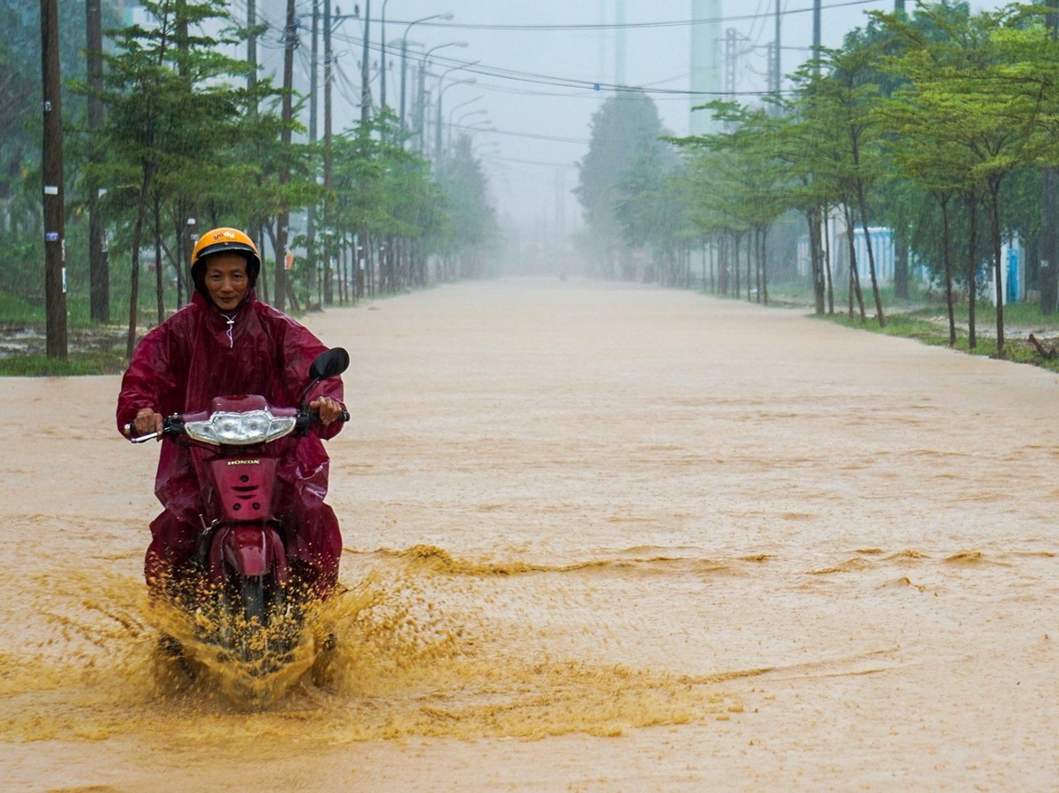 Mien Trung hung dot mua lon 400 mm hinh anh