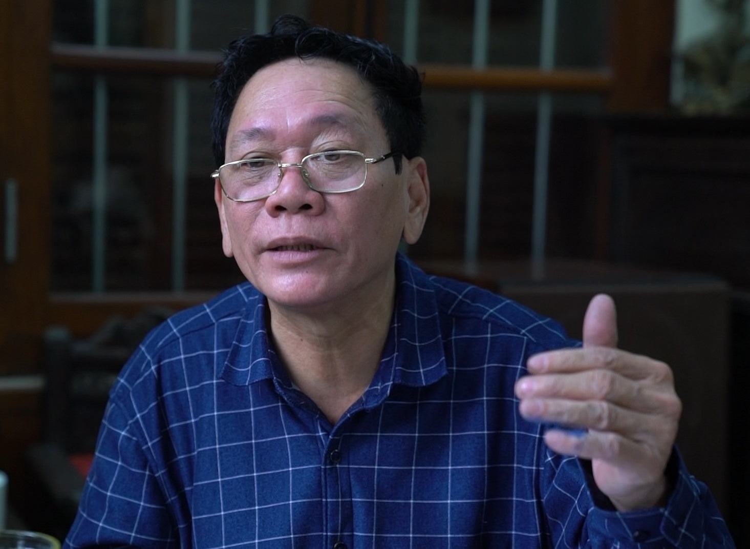 Nguoi dan phan bac thong tin dau trom nuoc sach song Da hinh anh