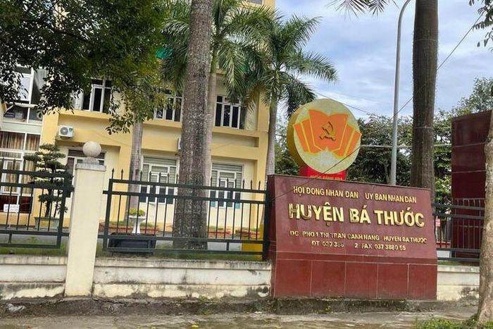 Cach chuc truong phong TNMT o Thanh Hoa vi co hai con rieng hinh anh