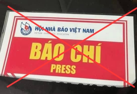 De nghi xu ly hanh vi gia mao phu hieu cua Hoi Nha bao dan tren oto hinh anh