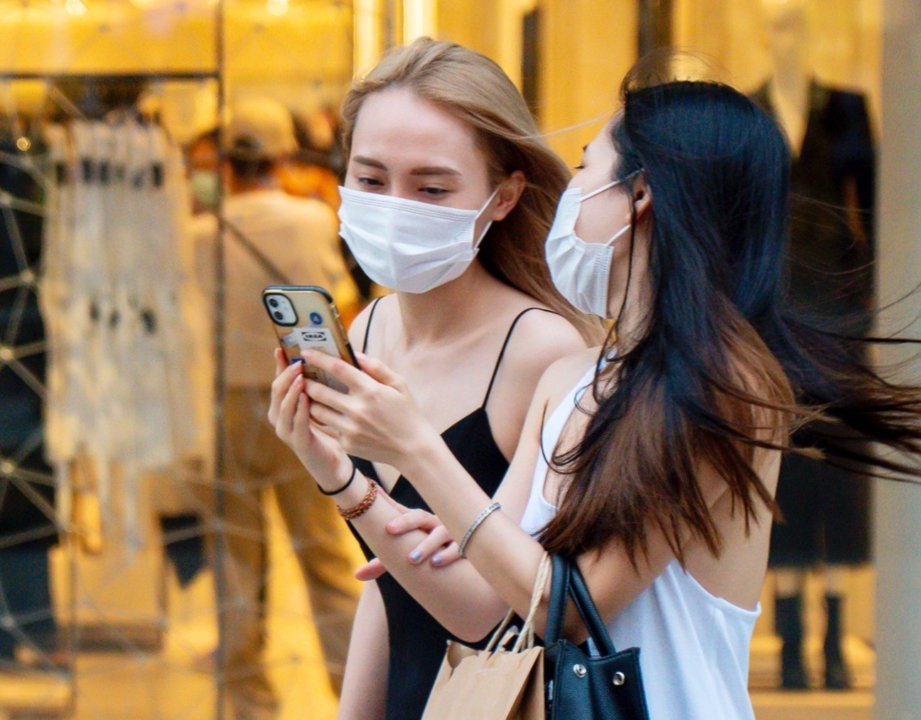 Nguoi tieu dung phai boi thuong neu cung cap thong tin sai hinh anh