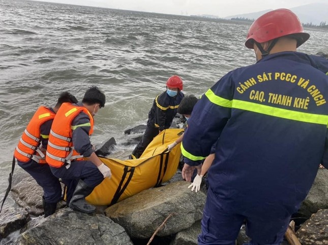 thi thể trôi dạt ảnh 1 thi the troi dat anh 1