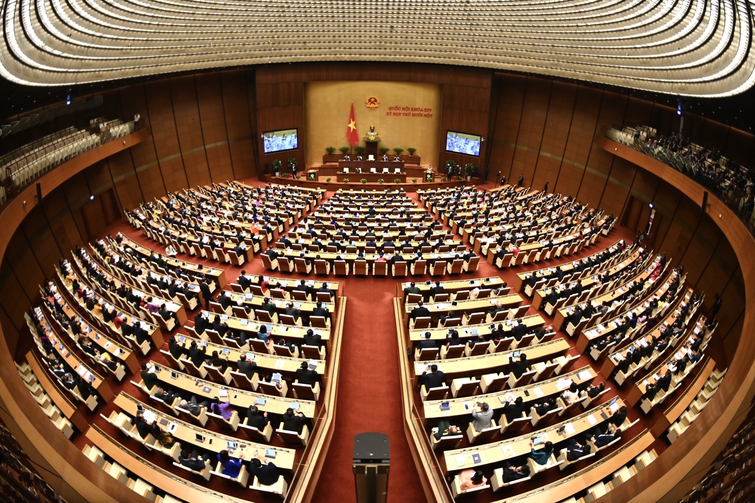 Can bo tin nhiem thap co the xin tu chuc hoac bi mien nhiem hinh anh