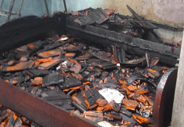 Chay nha do dot than xong cho con dau va chau moi sinh hinh anh