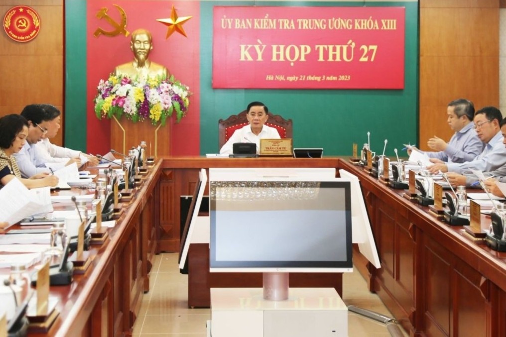 Ky luat canh cao Ban Thuong vu Tinh uy Dong Nai hai nhiem ky hinh anh