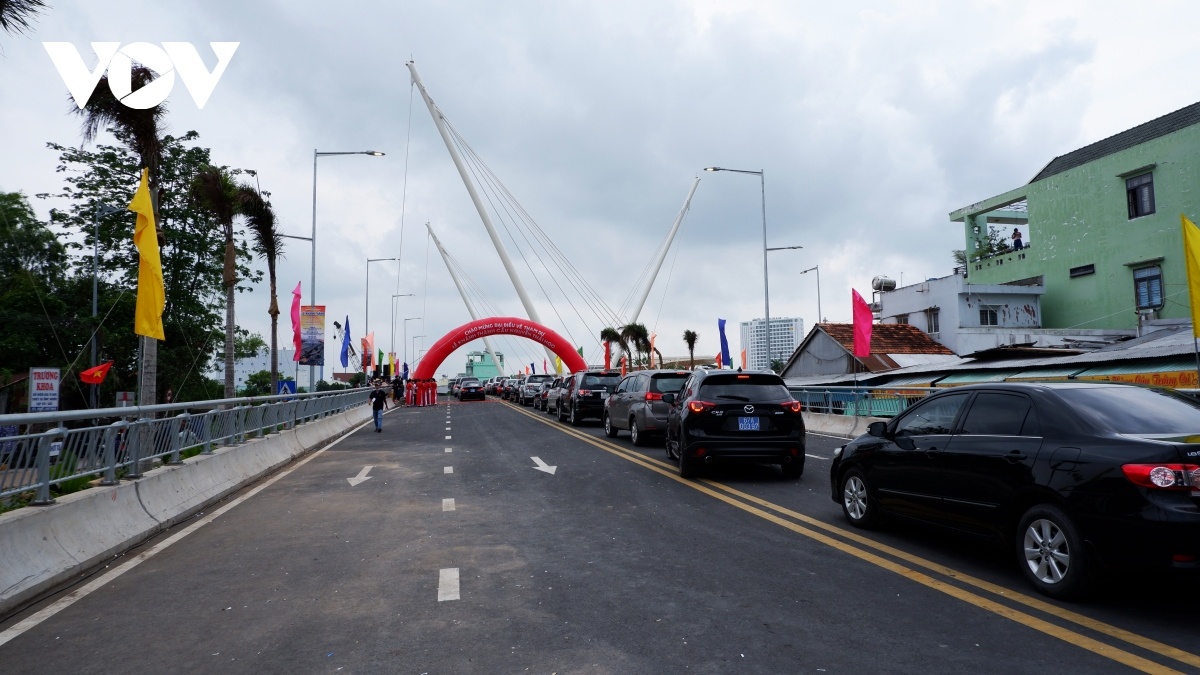 Thong tin moi ve viec dung huy dong 400 nguoi thu tai trong cau hinh anh