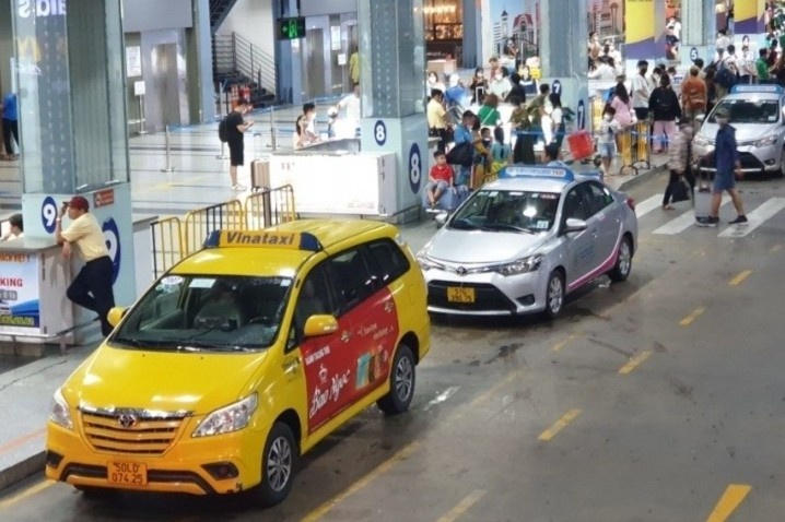 Khach chua phai 'cong' phi khi di taxi san bay Tan Son Nhat hinh anh