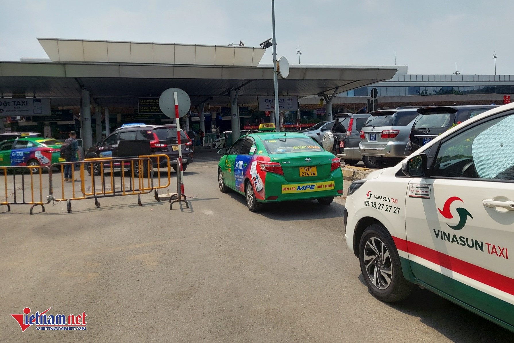 phi Tan Son Nhat anh 2