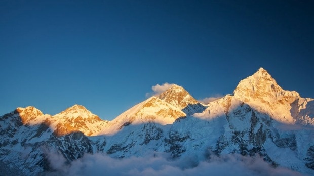 Lap dat tram phat Wi-Fi mien phi tren Everest hinh anh