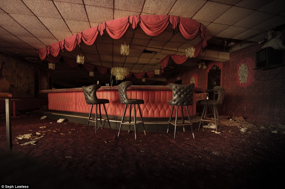 Ben trong thien duong trang mat bo hoang anh 15