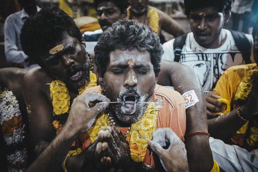 Le hoi vinh danh vi than quyen luc cua dao Hindu hinh anh