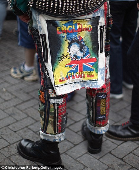 nhung trang phuc dep,  la tren the gioi anh 12