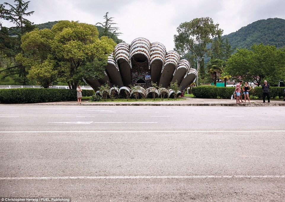 Nghe thuat dep mat o nhung diem cho xe buyt anh 7