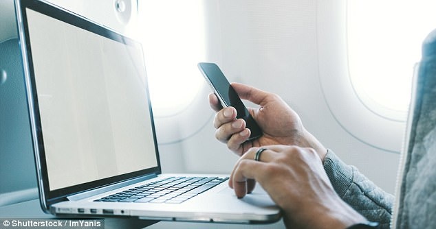 Hang hang khong cho du khach muon laptop khi den My hinh anh