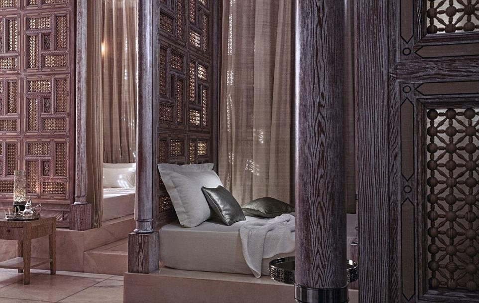 khach san bi an anh 6