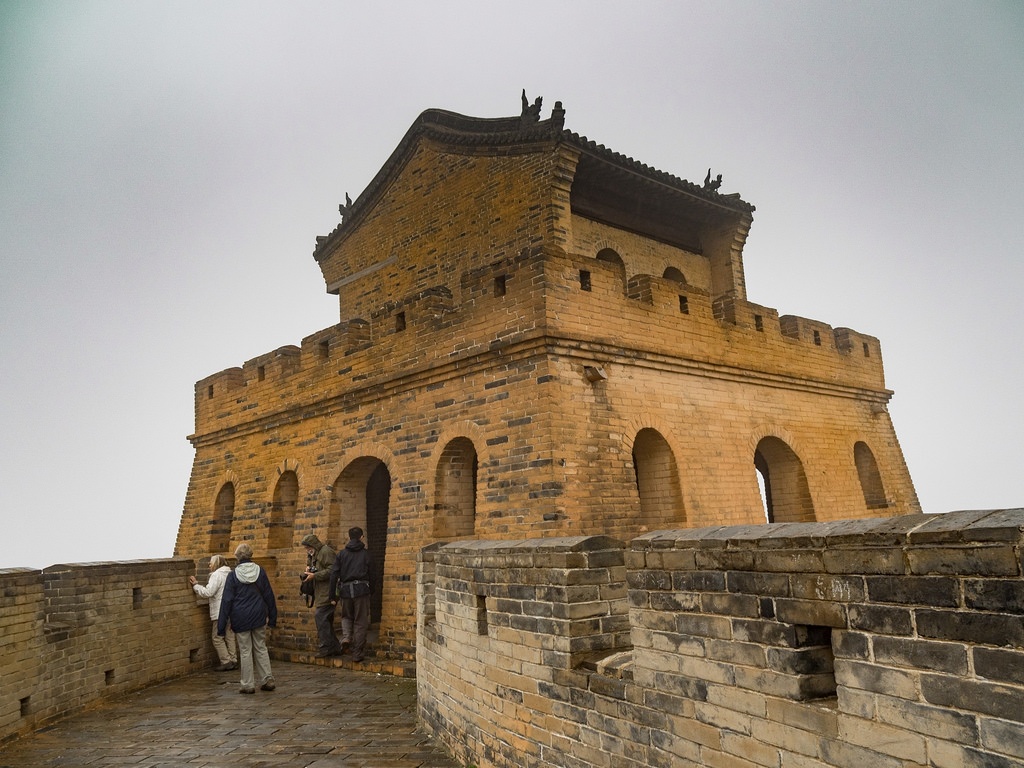 Cua ai noi chi chim nhan co the bay qua hinh anh