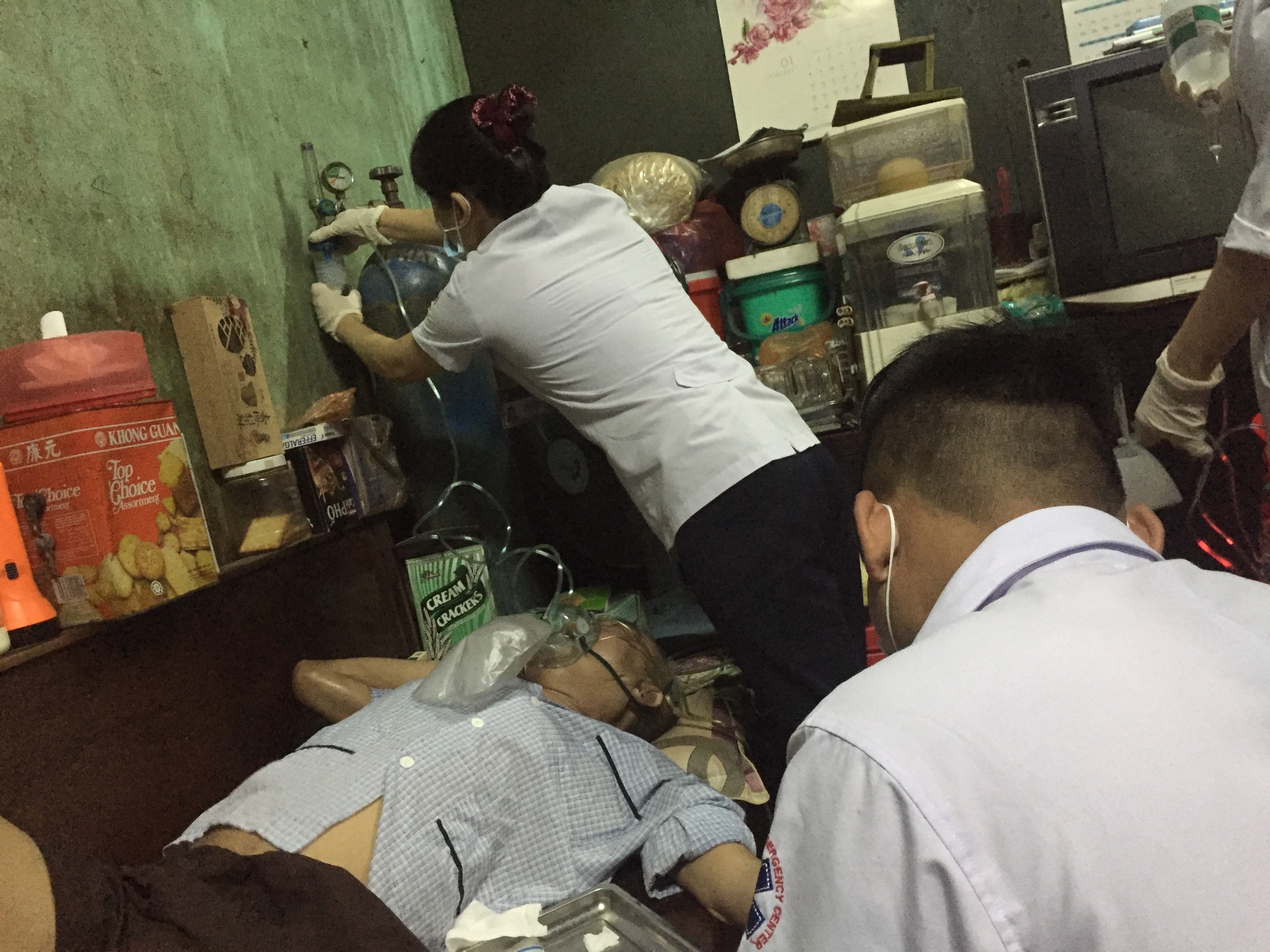 Trang dem, nghi le,  bac si, anh 3