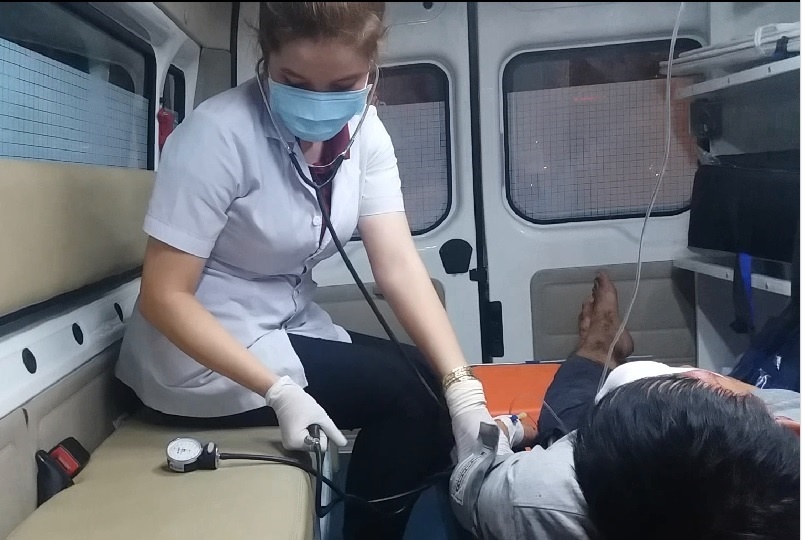 Mot dem lam viec cua bac si cap cuu tai trung tam 115 hinh anh