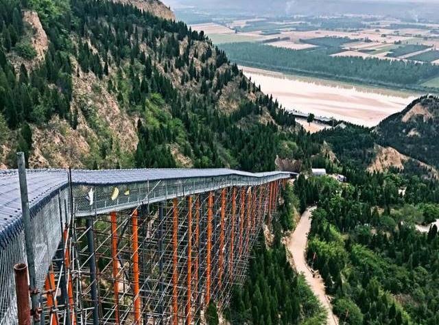 Thu cam giac manh voi cau truot day kinh dai 500 m hinh anh