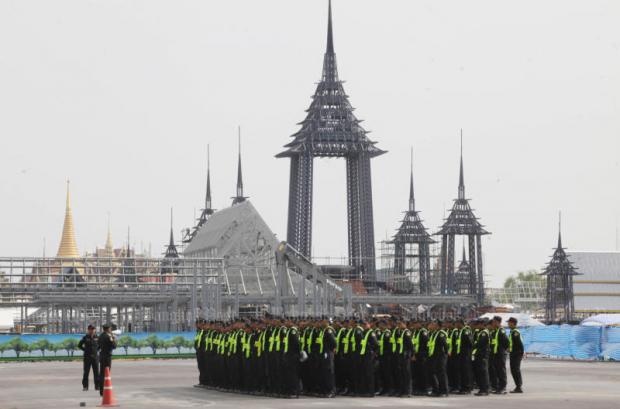 Thai Lan se yeu cau du khach mac kin dao trong le hoa tang hoang gia hinh anh