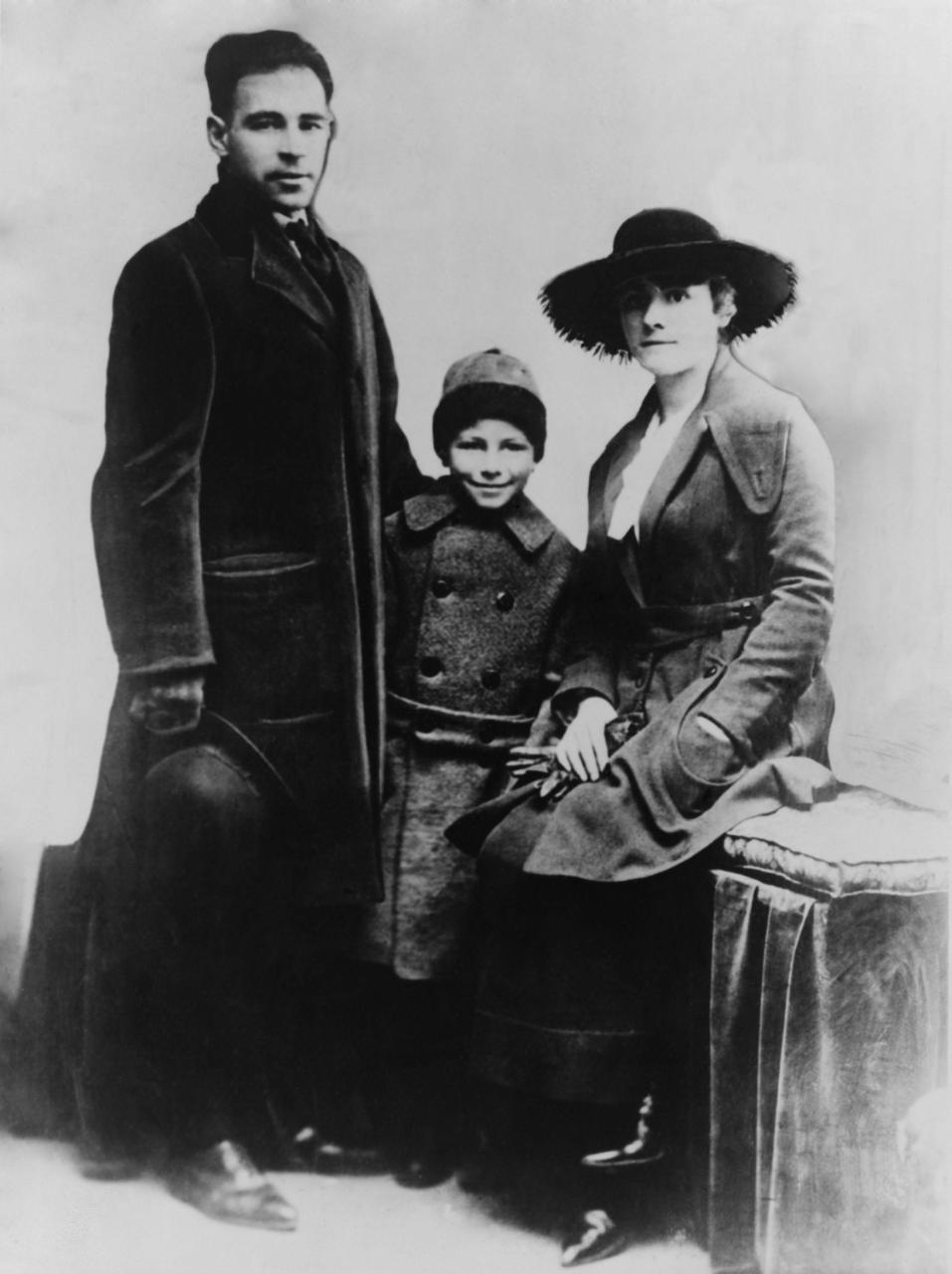 bi mat ho chieu anh 17