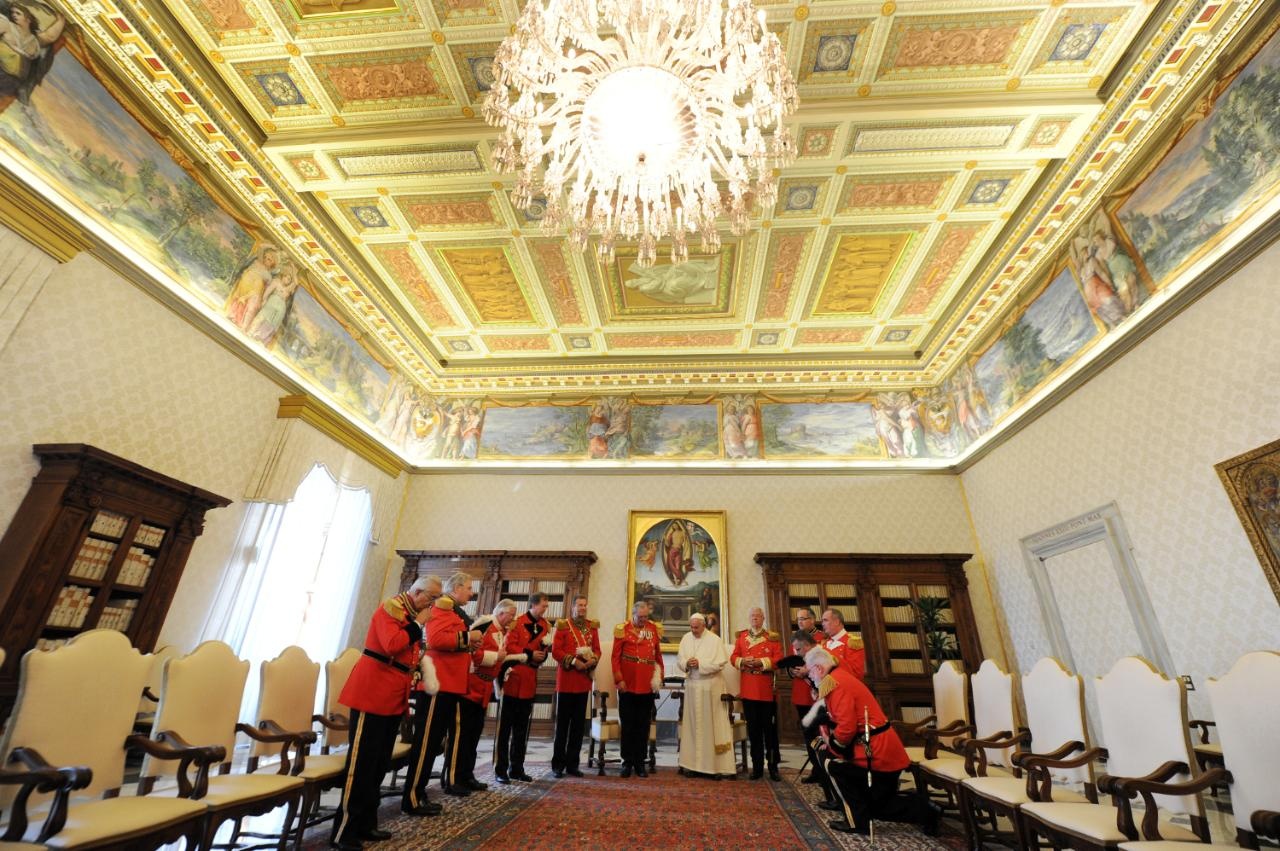 bi mat ho chieu anh 22