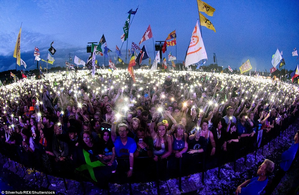 bai rac khong lo sau le hoi am nhac anh 4