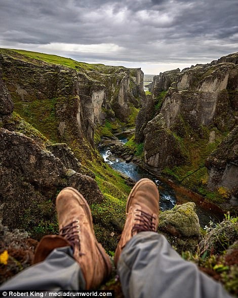 chup anh doi chan khi di du lich anh 8