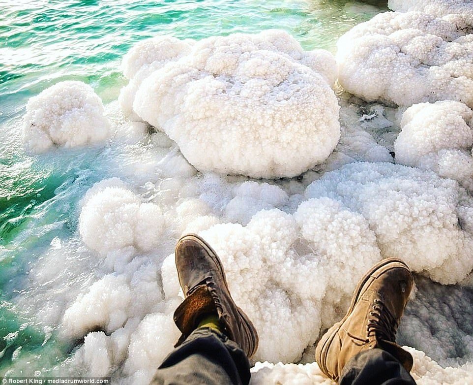 chup anh doi chan khi di du lich anh 1