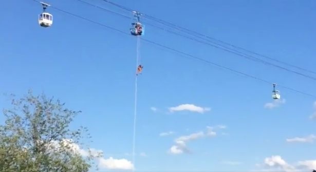 75 du khach bi mac ket tren cabin vi cap treo ngung hoat dong hinh anh