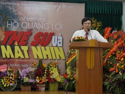 'The su va mat nhin' cua nha bao Ho Quang Loi hinh anh