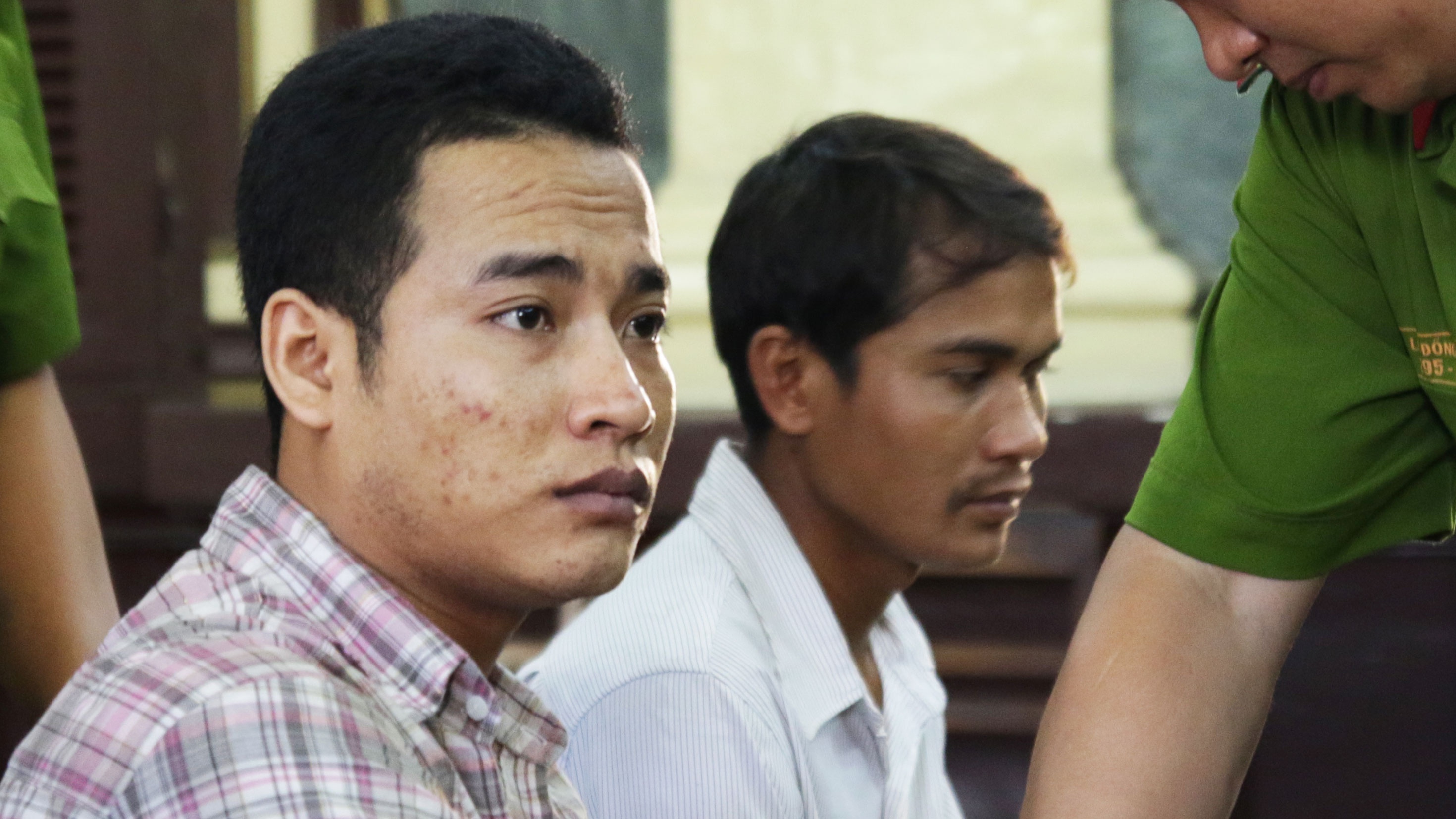 truy sat nam thanh nien duoi ho nuoc anh 1