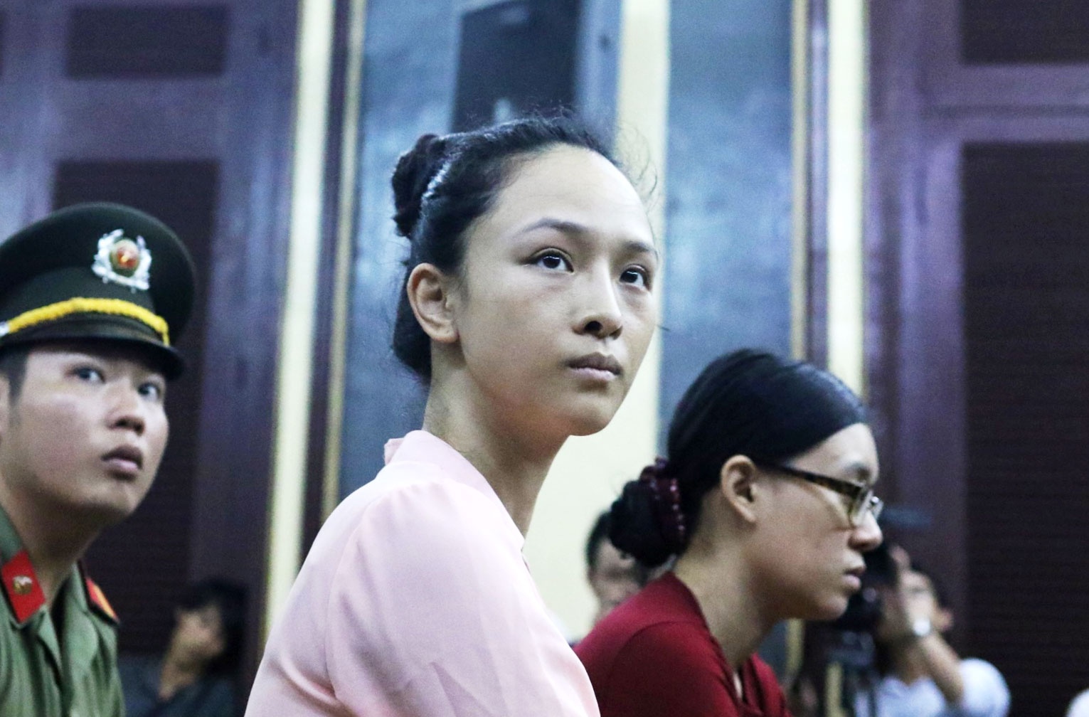 'Nguoi bi an' vu hoa hau Phuong Nga chua xuat hien, toa dung xu hinh anh