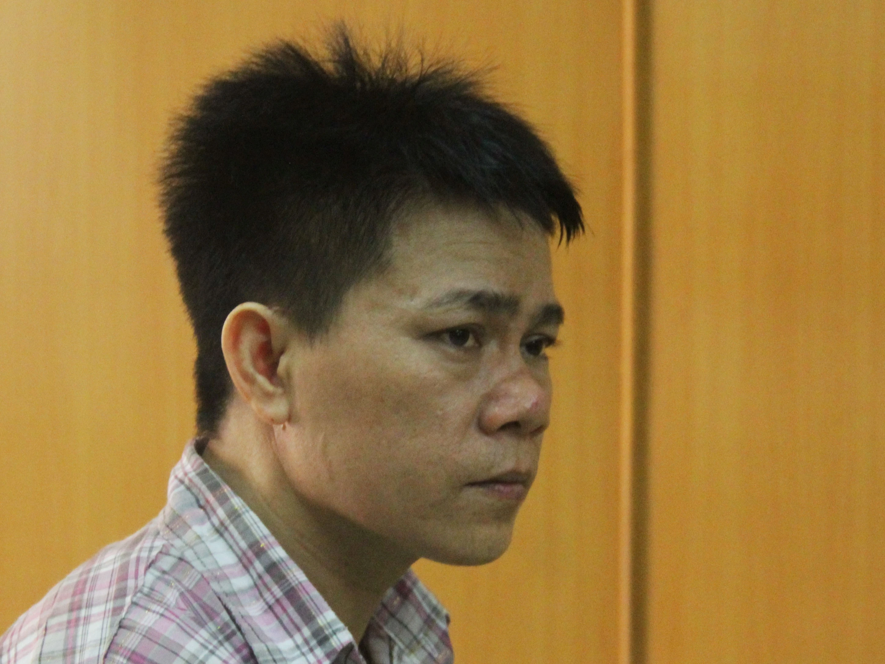 Nguoi cha linh an chung than vi danh chet ban cua con gai hinh anh