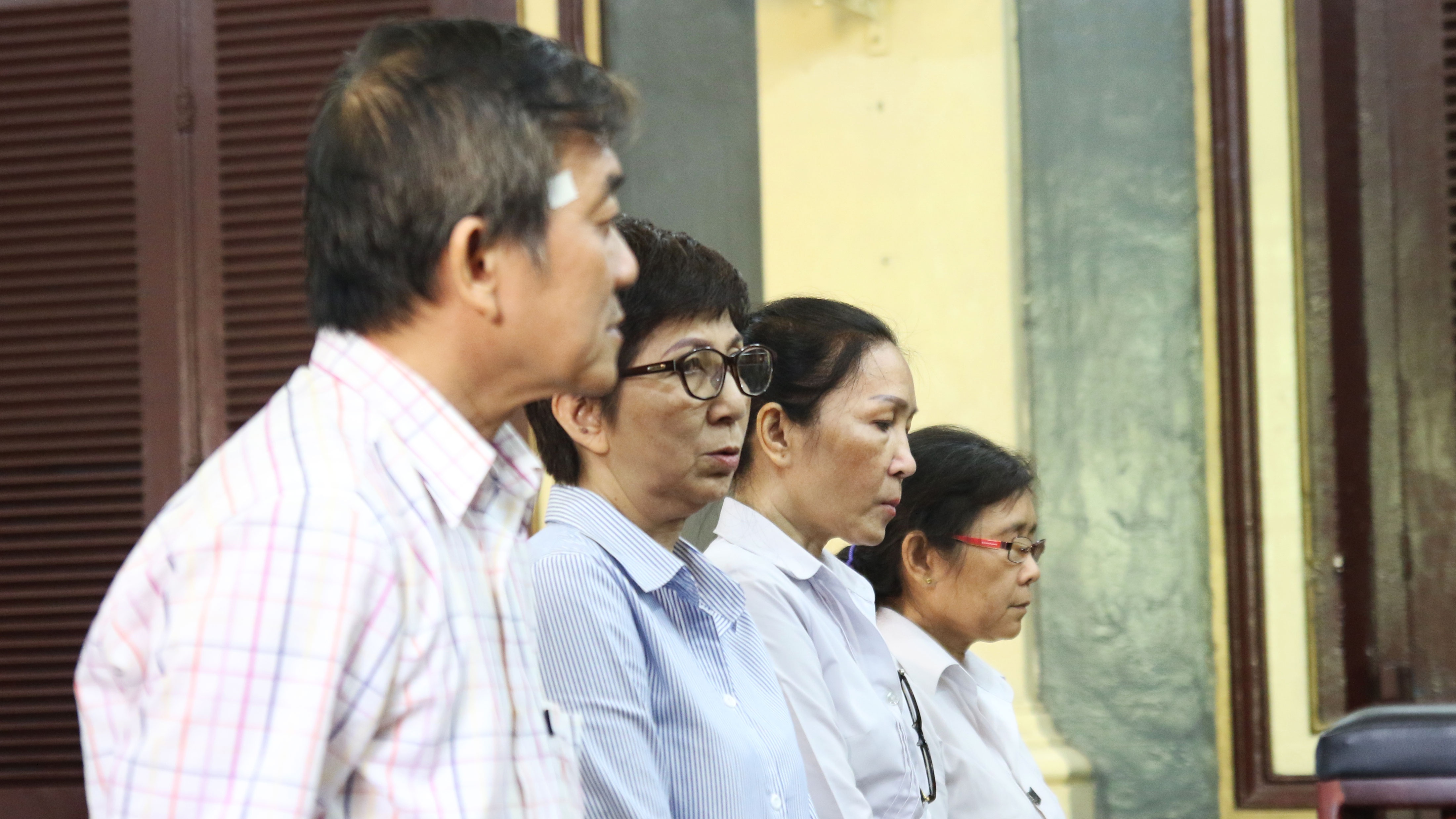 tong giam doc lua hon 200 ty dong anh 1