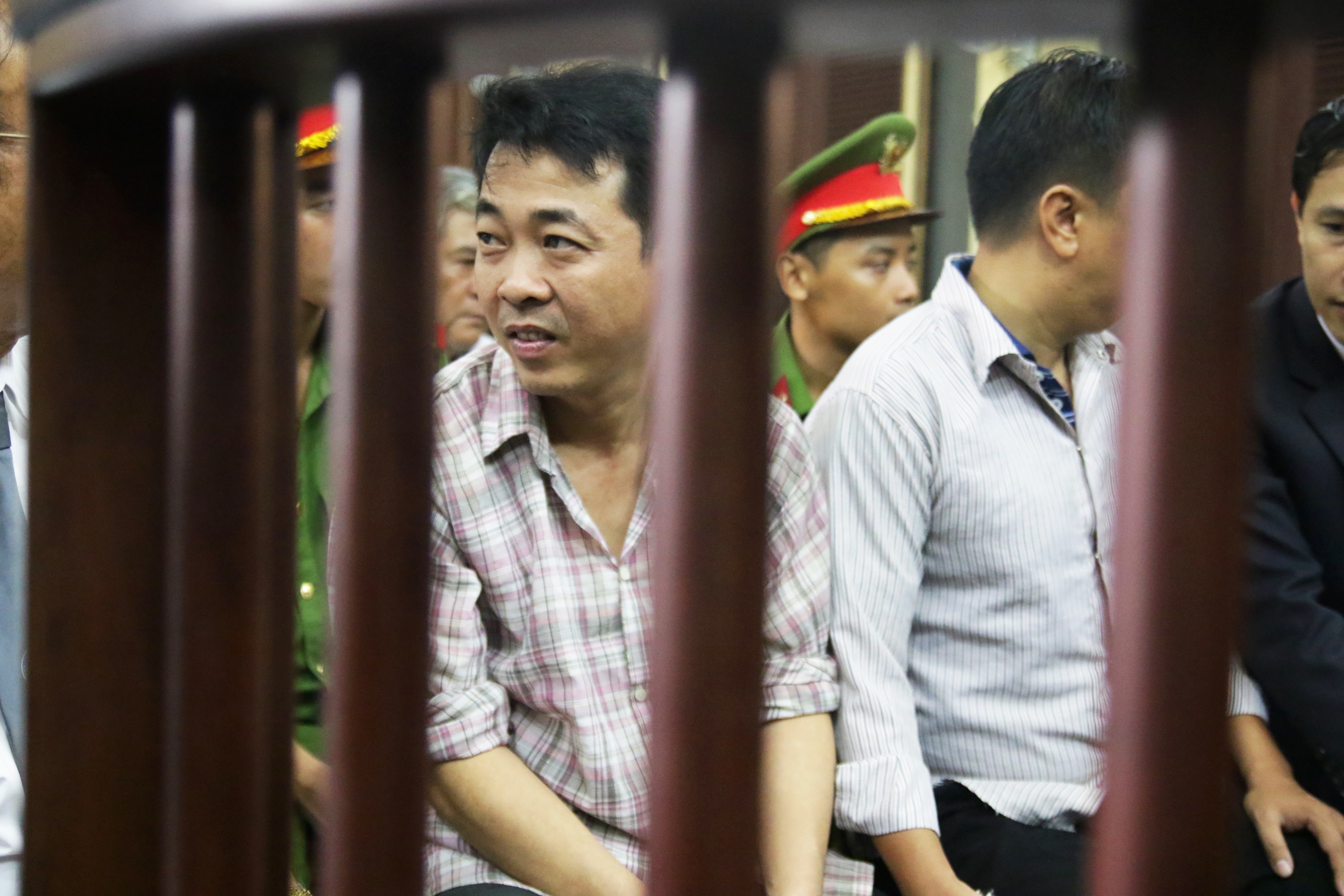 Xu vu VN Pharma: Hai bi cao bi bat tam giam cuoi tuoi o toa hinh anh