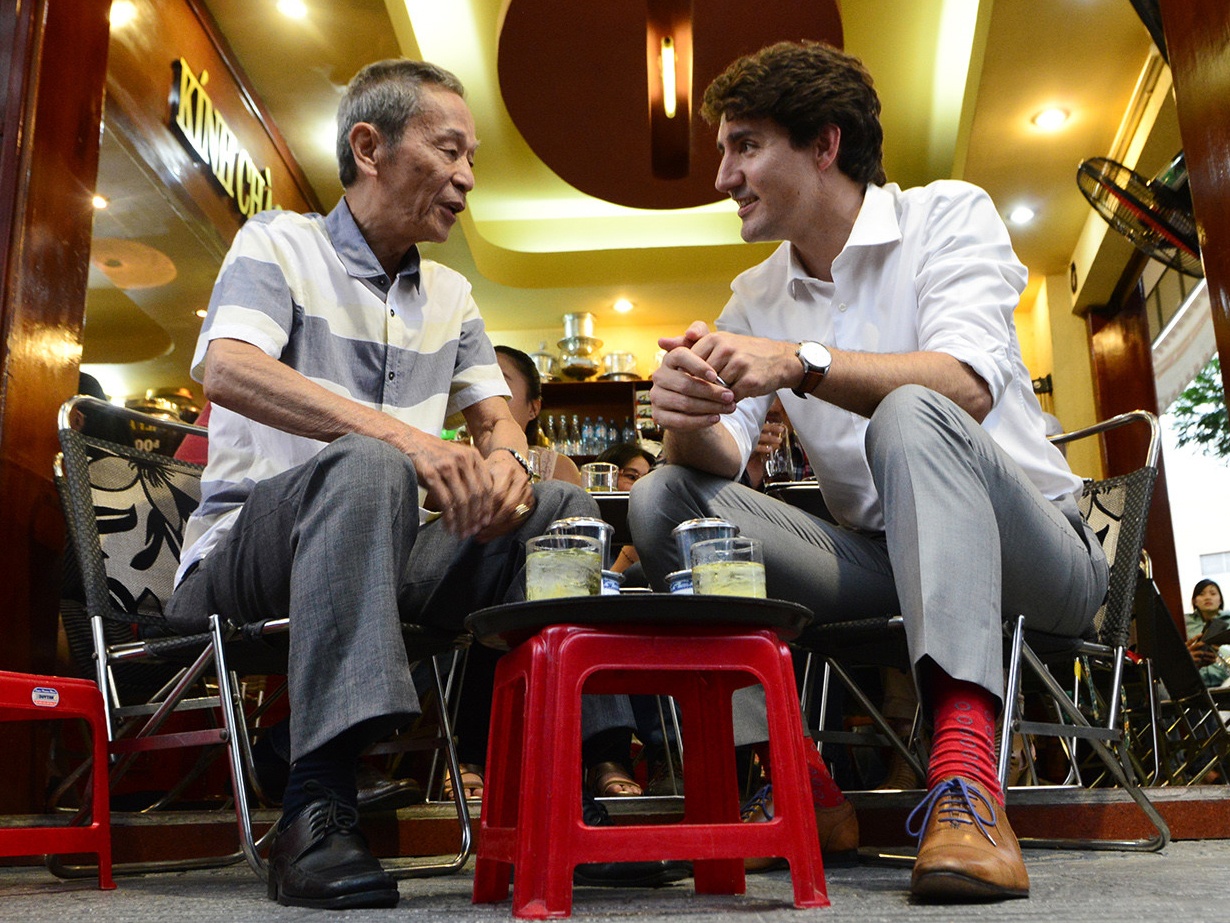Dan Sai Gon to mo khi thu tuong Canada ngoi ca phe via he hinh anh