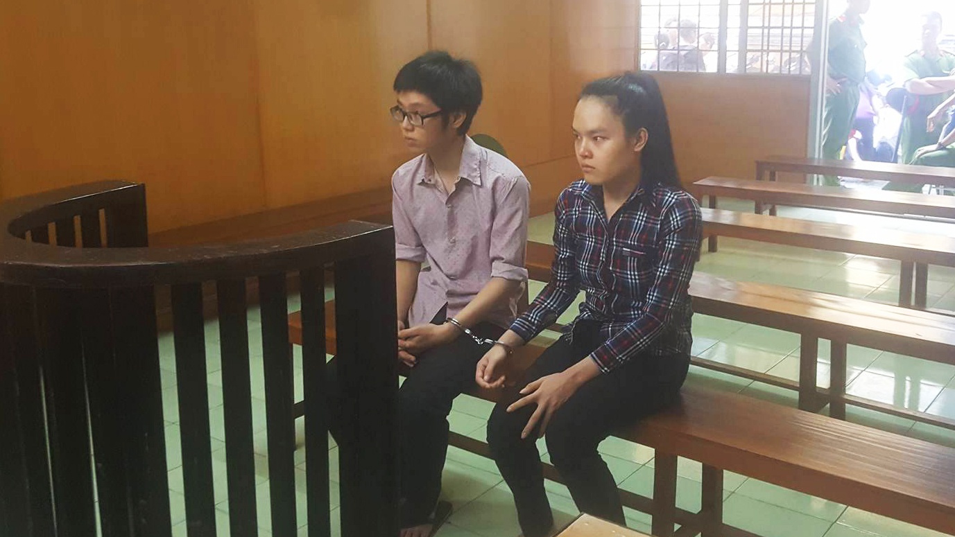 Chuyển giới đi trộm cắp ảnh 1 Chuyen gioi di trom cap anh 1