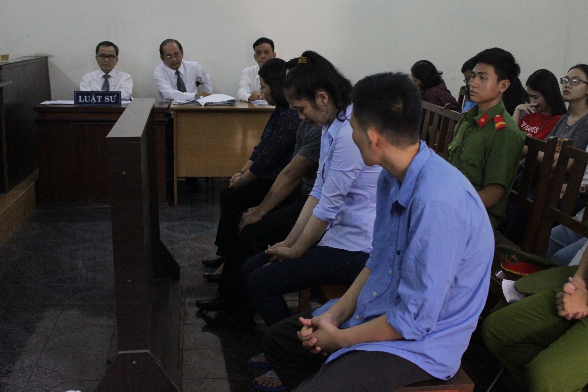 HDXX tuyen an Le Nguyen Thi Ai Tram cung 3 dong pham hinh anh