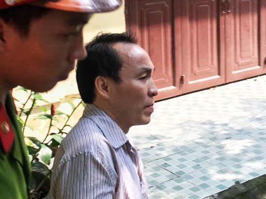 Mang an 13 nam tu vi lua nguoi phu nu muon xuat ngoai hinh anh