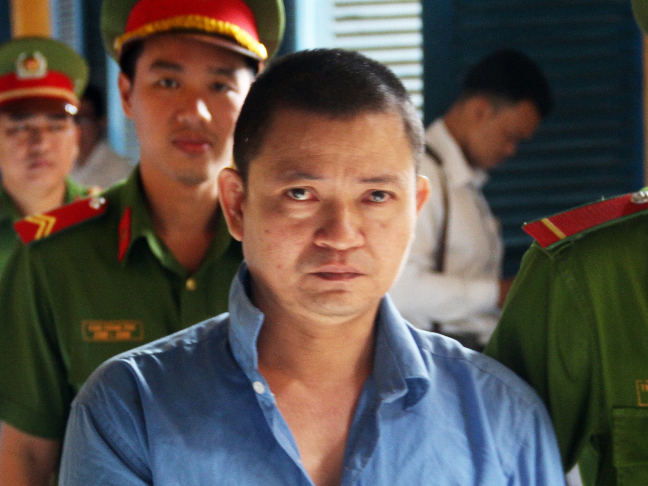 Dieu tra bo sung vu chong bo thi the vo vao phuy nuoc hinh anh