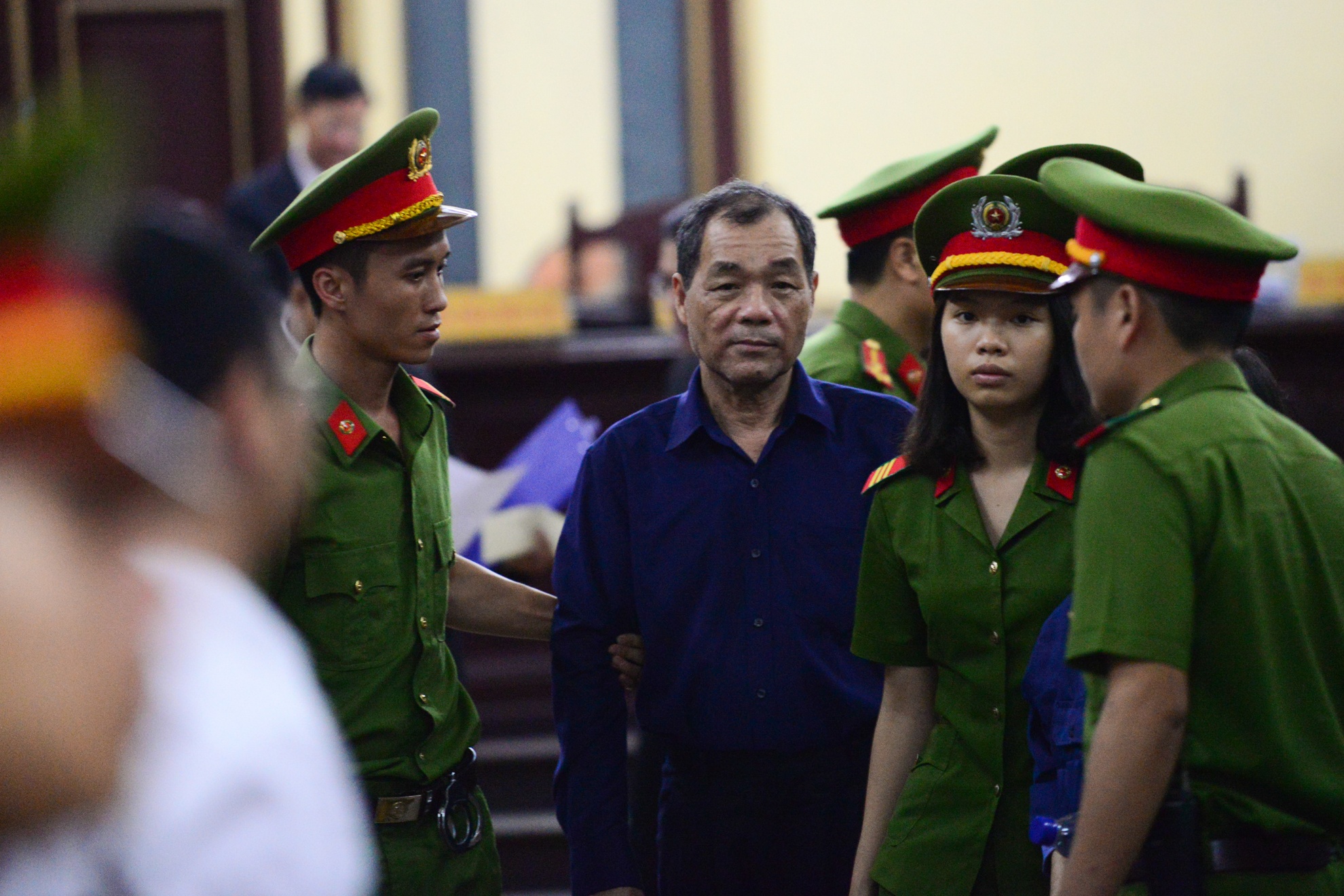 Bi cao Tram Be nhieu lan cuoi khi tra loi HDXX hinh anh