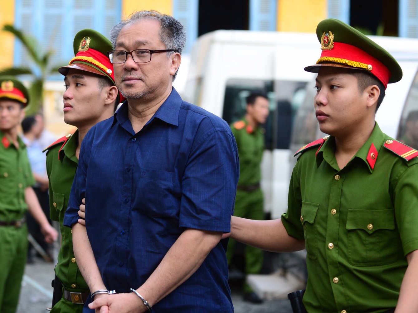 Dai dien CB noi ve 4.500 ty VNCB dung tang von dieu le hinh anh