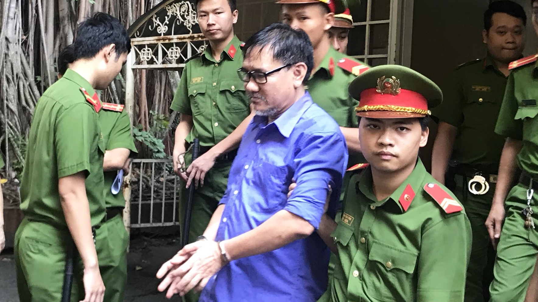 Tuyen truyen chong Nha nuoc, bac si da khoa mang an 4 nam tu hinh anh