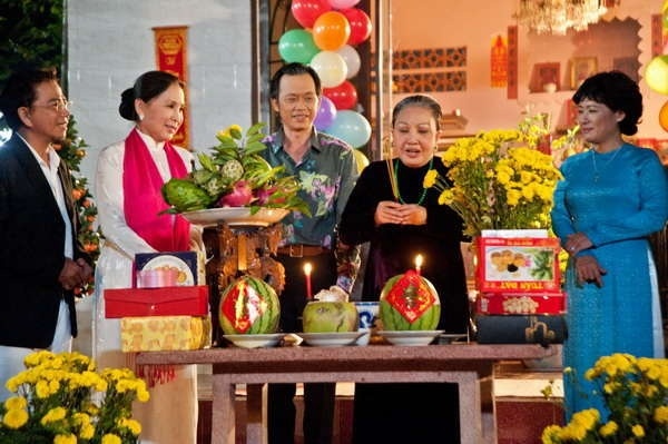 Tuc dua ruoc ong ba cua nguoi Nam Bo ngay 25 thang Chap hinh anh