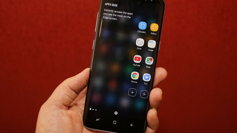 Cach iPhone 8 vuot Galaxy S8 anh 1